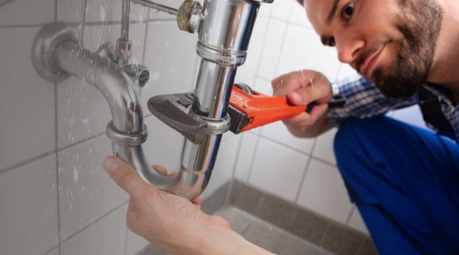 Leaking toilet repair in Boulder, WY